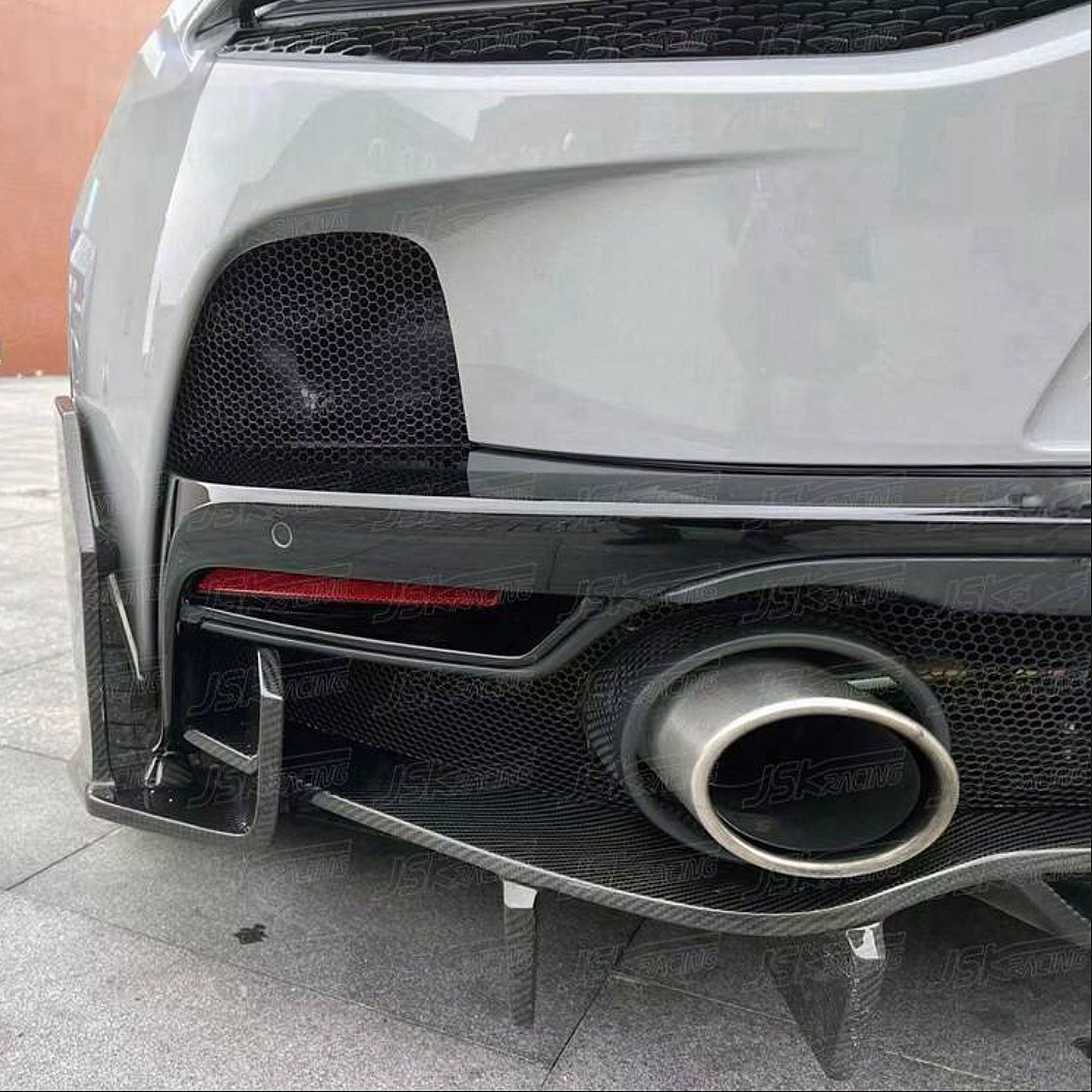 MWD Style Carbon Fiber Rear Diffuser Spats Canards for McLaren GT