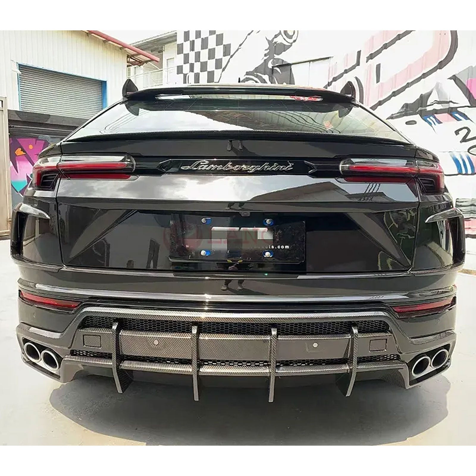 1016 Style Dry Carbon Fiber Rear Diffuser for Lamborghini Urus