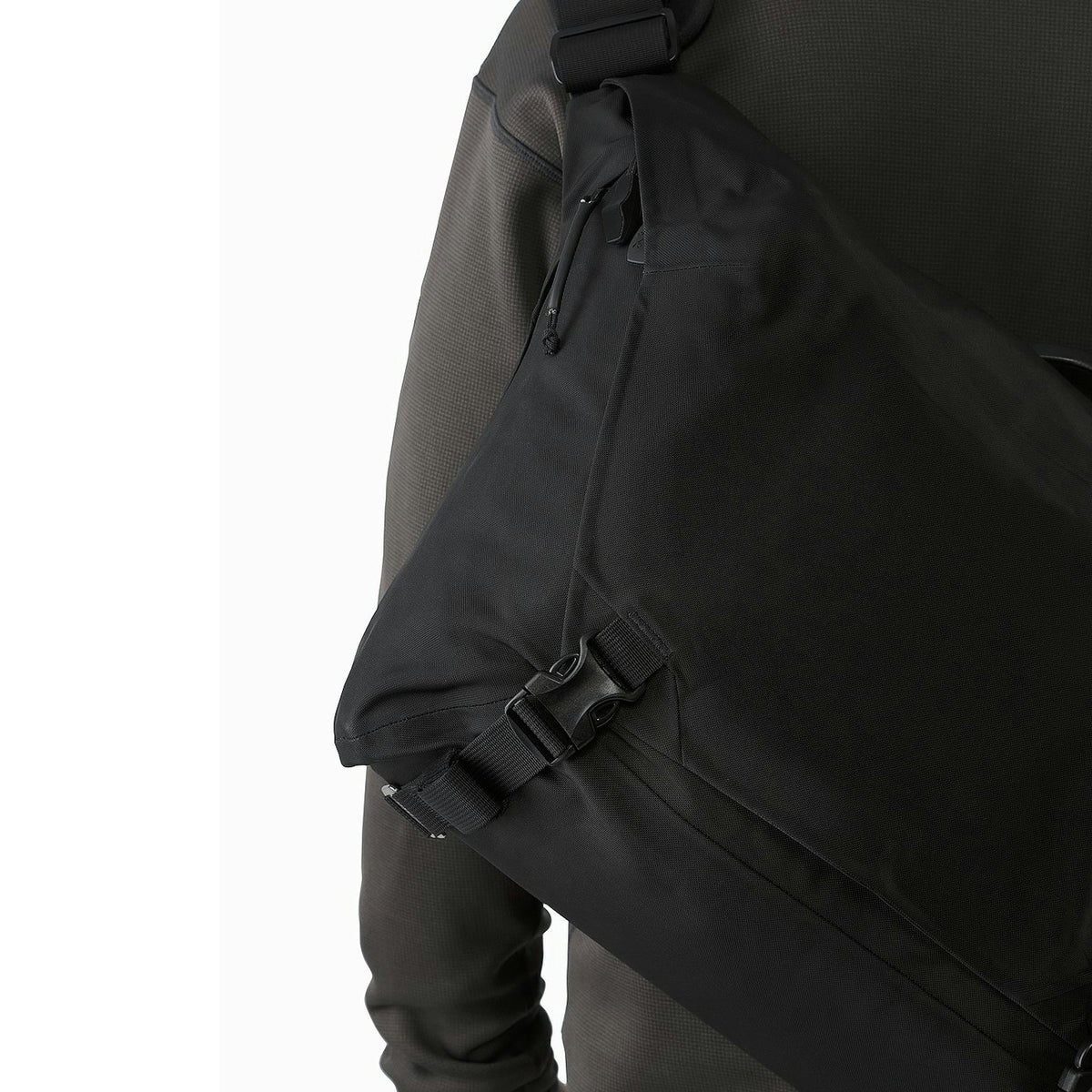 Arc'teryx LEAF Courier 15 Bag