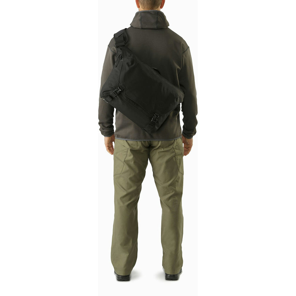 Arc'teryx LEAF Courier 15 Bag