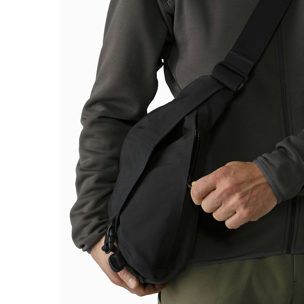 Arc'teryx LEAF Courier 15 Bag