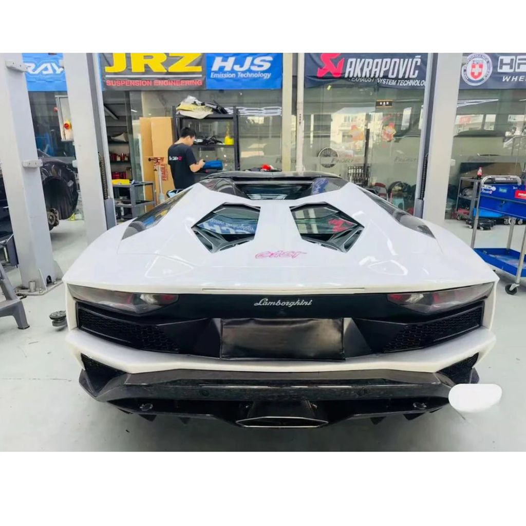 OEM Style Dry Carbon Fiber Front Lip and Rear Diffuser for Lamborghini Aventador LP740