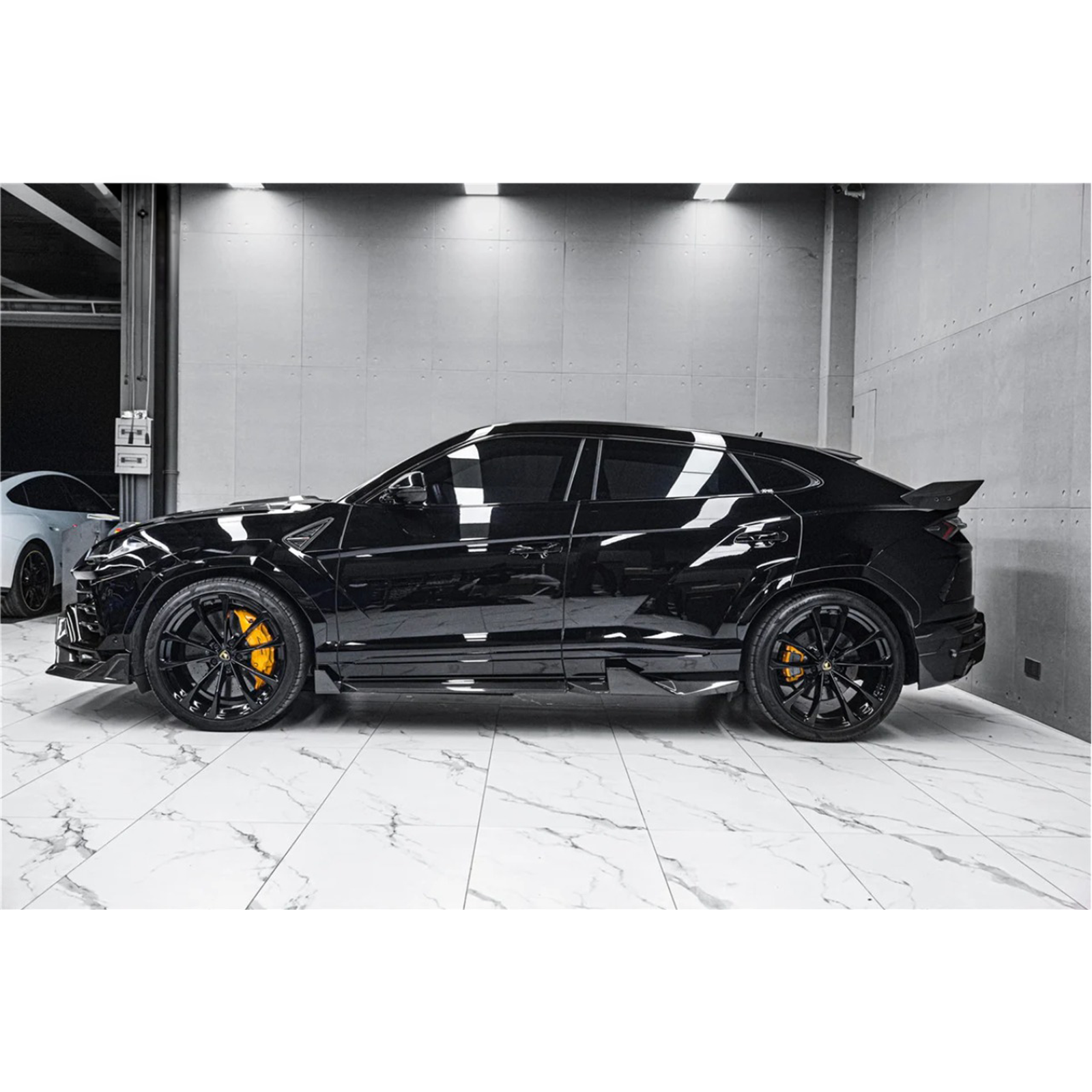 IMP Style Dry Carbon Fiber Wide Body Aero Kit for Lamborghini Urus