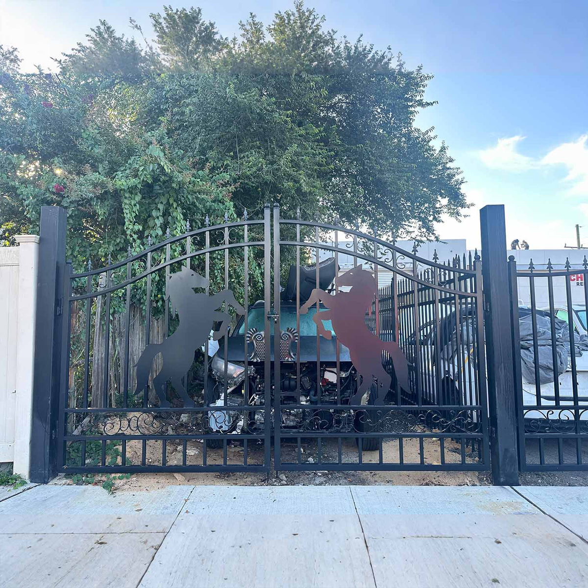 14x8 ft Steel Dual Swing Driveway Gate with Horse Pattern