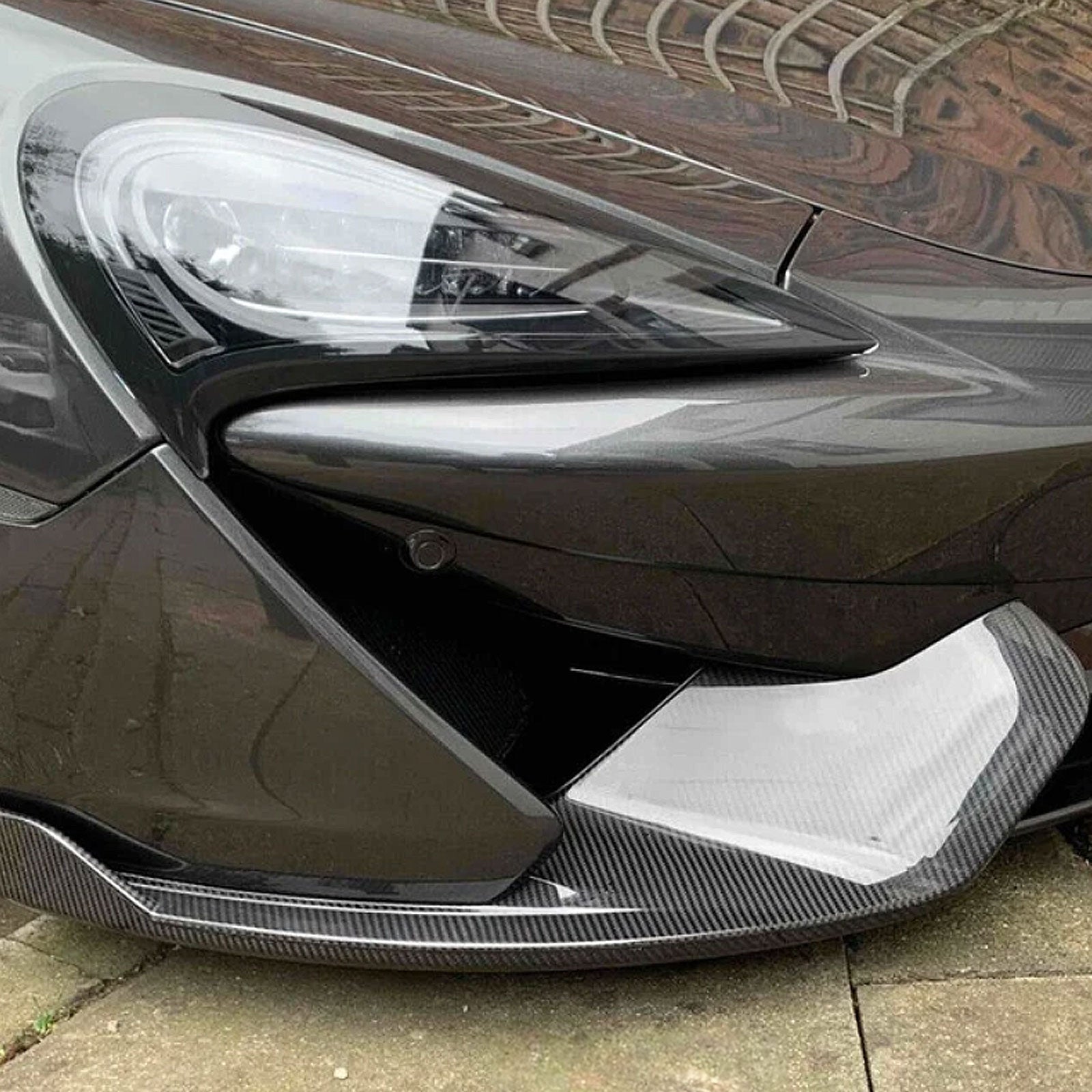 STRATEC Dry Carbon Fiber Front Bumper Splitter for McLaren 570S GT