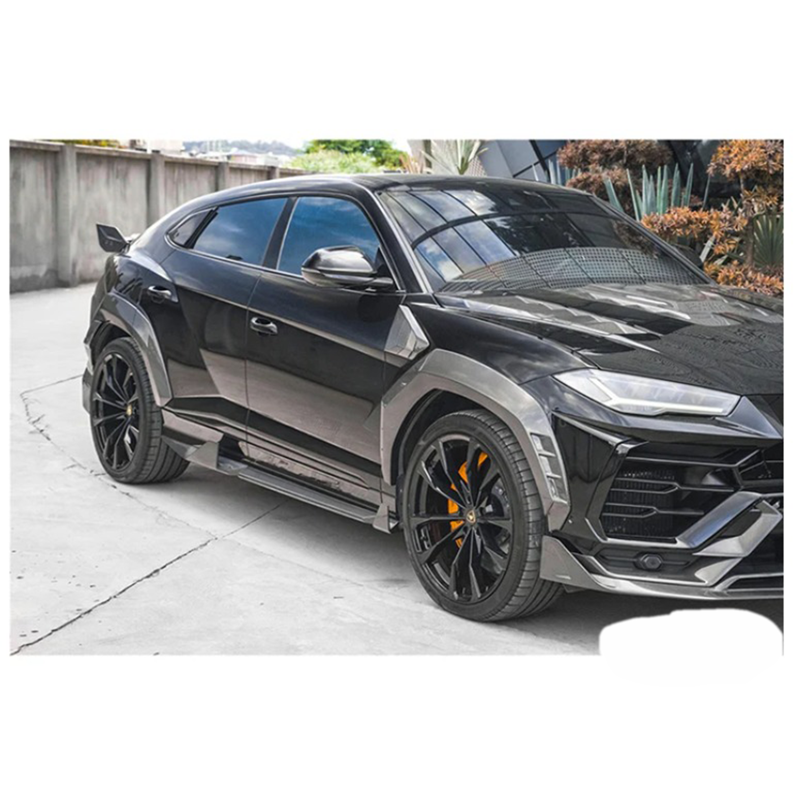 IMP Style Dry Carbon Fiber Wide Body Aero Kit for Lamborghini Urus