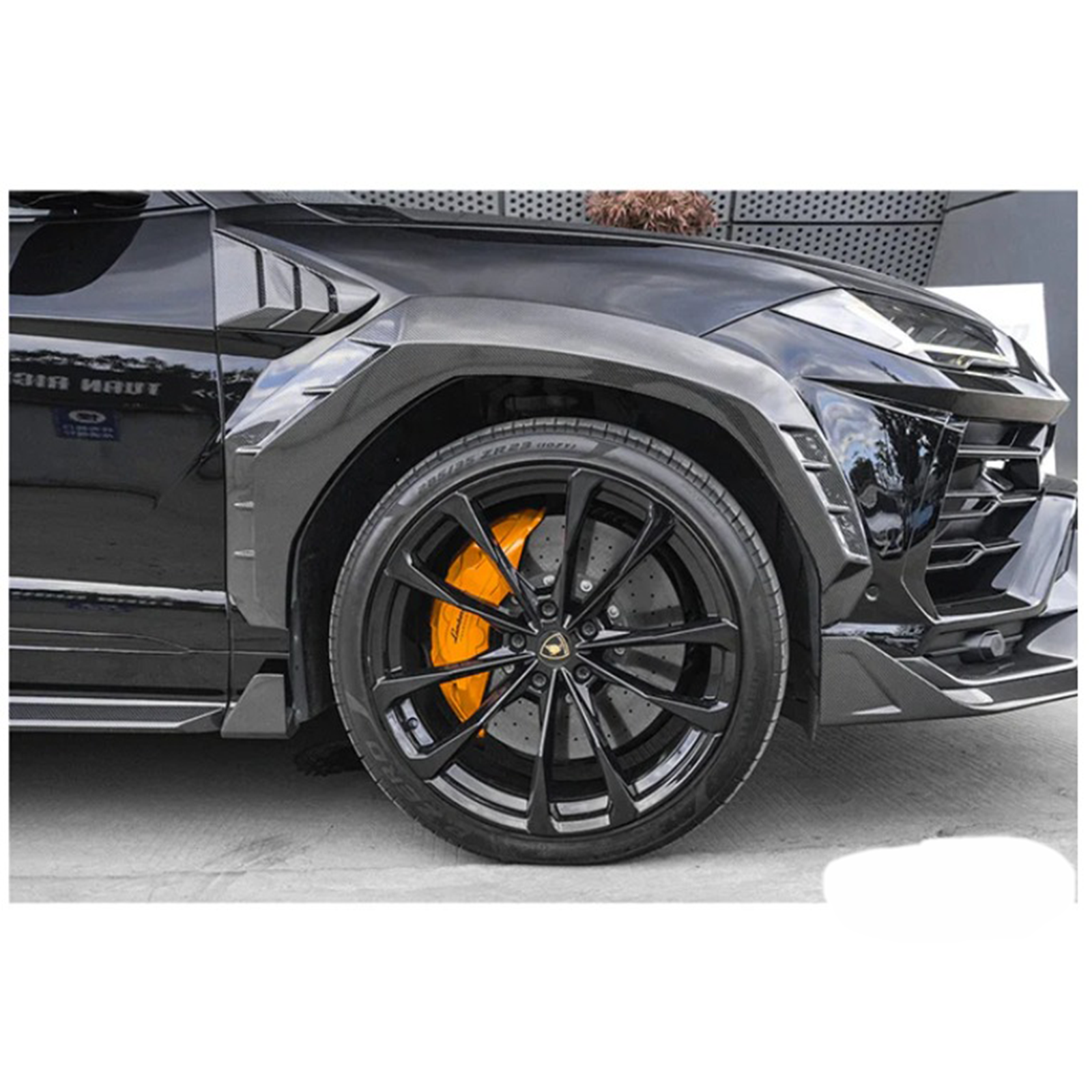 IMP Style Dry Carbon Fiber Wide Body Aero Kit for Lamborghini Urus