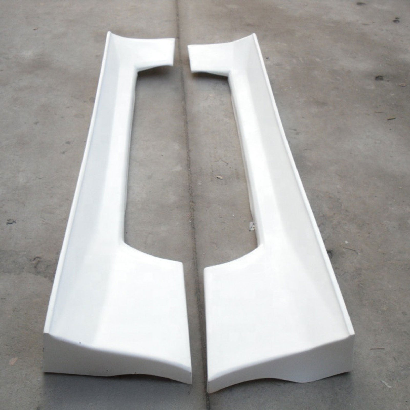 Fiberglass DL Style Side Skirts for Nissan Skyline R32 GTS 2Door