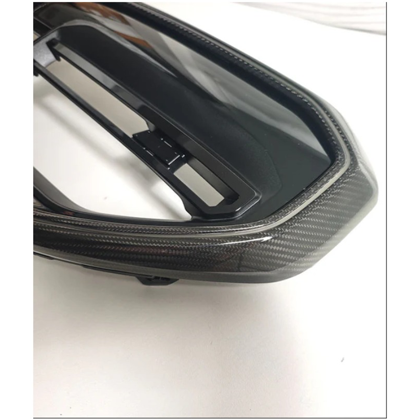 Dry Carbon Fiber Front Grille for BMW G90 M5 G60 G61 M60