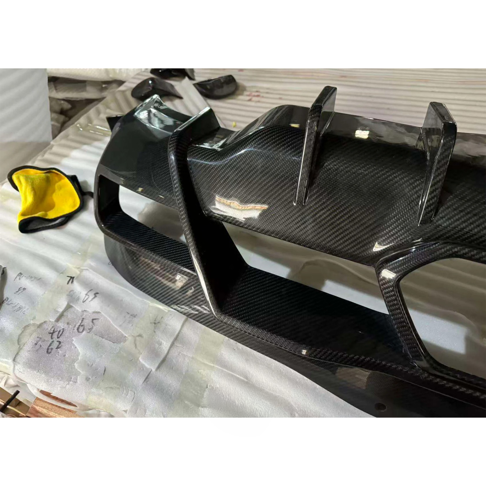 Dry Carbon Fiber Rear Diffuser for Chevrolet Corvette C8 Z06 ZR1